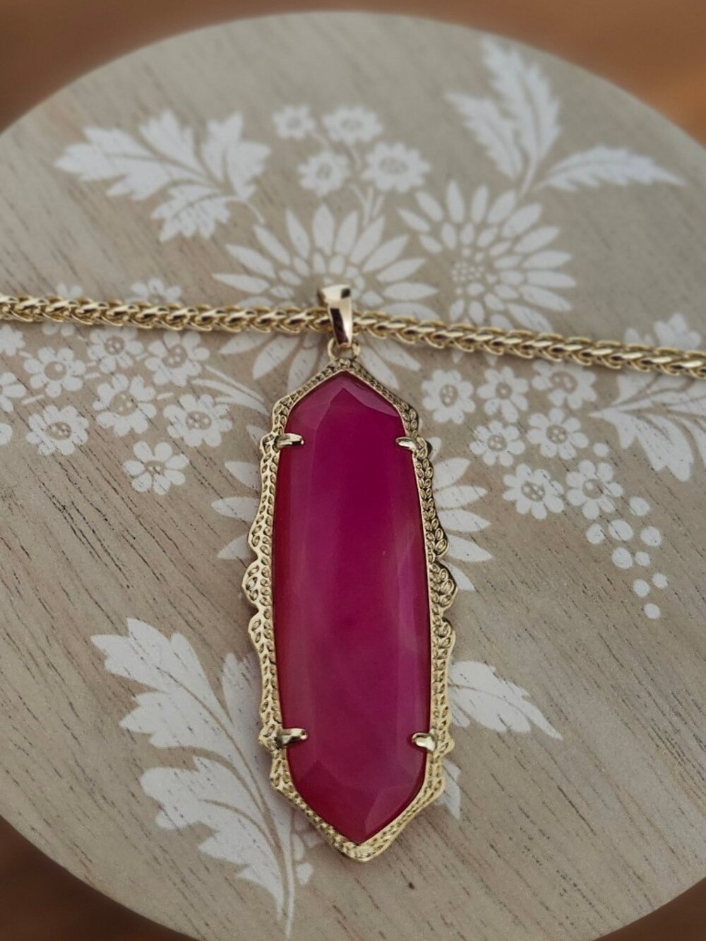 Kendra Scott Pink Agate Frances Gold Pendant Necklace